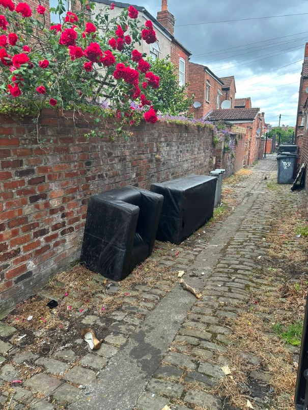 Alleyway fly-tip, Reddish before